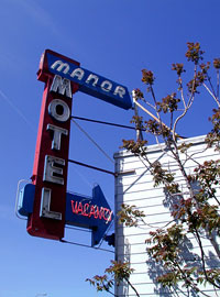 The Manor Motel in the day-time.